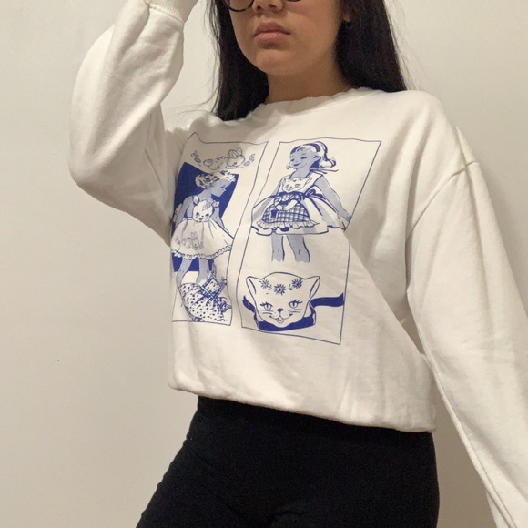 New Urban Outfitters White Graphic Sweater Size:S - Picture 2 of 3